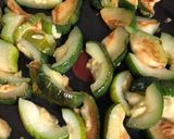 Une image de l'étape 1 de Tarte d’été courgette tomates séchées.