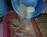 Foto langkah ke 1 dari resep Ayam Goreng Ketumbar dengan Sambal Penyet.