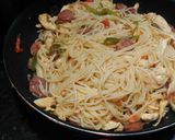 A picture of step 7 of Spaghetti with Chicken and Chorizo.