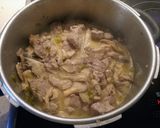 Foto del paso 2 de la receta Carne de cerdo en salsa con setas