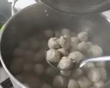 Foto langkah ke 4 dari resep Kuah Bakso Tanpa Tulang Iga Gurih.