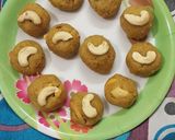 A picture of step 5 of Rava sooji Ladoos.