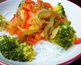 Foto del paso 3 de la receta Fideos cristal con calabacín salteado y verduras