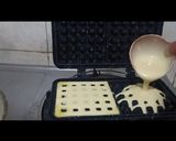 Foto langkah ke 3 dari resep Waffle Simple Crispy.