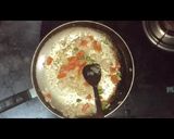 A picture of step 2 of Maggie omelette.