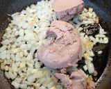 Foto del paso 3 de la receta: Filetes de pollo en salsa de foie gras y Pedro Ximénez