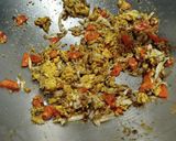 Foto langkah ke 5 dari resep Mie Goreng Bumbu Sambal Hitam Madura.