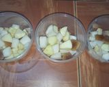 Foto langkah ke 3 dari resep Salad Buah Minimalis Premium Rasa Stroberi.