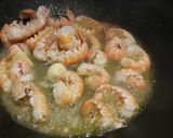 A picture of step 2 of Spaghetti chitarra al sugo di scampi.