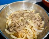 Hình bước làm 2 của món Gyudon Cơm bò kiểu Nhật
