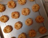 Foto langkah ke 4 dari resep Peanut Choco Thumbprint Cookies.