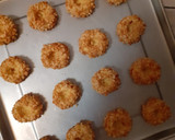 Foto langkah ke 4 dari resep Peanut Choco Thumbprint Cookies.