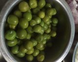 A picture of step 1 of Lili Haldal nu Sak Kacchi Haldi ki Sabji.