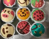 Foto langkah ke 6 dari resep Bolu kukus karakter.