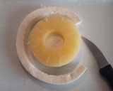 Foto del paso 3 de la receta: Postre de queso fresco con piña y crocanti de almendras