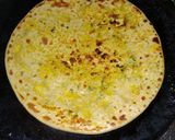 A picture of step 6 of Paneer Paratha.