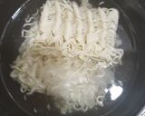 A picture of step 3 of Maggi Manchurian pie.