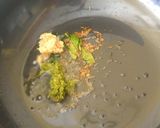 A picture of step 2 of Spring onion with sprouts.