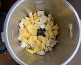 Une image de l'étape 1 de Soupe de panais vache kiri au Companion Xl.