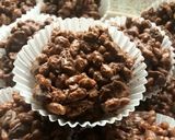 A picture of step 6 of Rice Krispies Cakes.