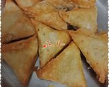 A picture of step 5 of Keema Bharey Samosay.
