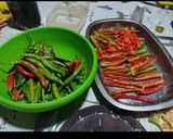 Foto del paso 1 de la receta: Ajíes en escabeche envasados en aceite