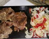 Foto del paso 2 de la receta: Osobuco a la portuguésa en la plancheta