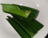 Hình bước làm 3 của món Ăn dặm cho bé: Yến chưng táo đỏ - lá dứa - hạt chia