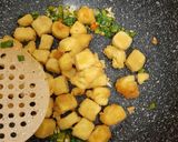 Foto langkah ke 6 dari resep Tahu Cabe Garam Super Mudah.