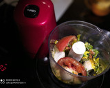 Foto del paso 5 de la receta: Hojaldre de salchicha con guacamole
