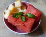 Une image de l'étape 1 de Fraîcheur d'été au basilic et fleur d'oranger 🍉🍈🌱.