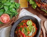 Foto langkah ke 6 dari resep Sambel Terasi Kemangi.