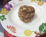 A picture of step 1 of Dates bar with goji Berry and sunflower seeds.