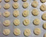 Foto langkah ke 5 dari resep Butter Vanilla Cookies.