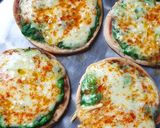 A picture of step 6 of Bhakri Chutney Pizza.