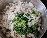 A picture of step 1 of Kande pohe.