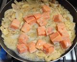 Foto del paso 2 de la receta: Quiche de salmón, cebolla y champiñón