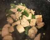 Foto del paso 4 de la receta Fideos de arroz salteado con pollo, brócoli y setas