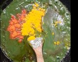 A picture of step 6 of Palak paneer restaurant style.