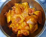 Hình bước làm 1 của món Gà xào sả ớt