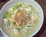 รูปขั้นตอนการทำที่ 2 ของ แกงจืดไข่น้ำ เห็ดเข็มทอง เต้าหู้ หมูสับ สูตรคีโต