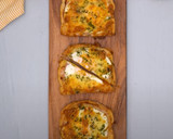 Foto del paso 2 de la receta: Tostas con huevo al horno