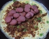 Foto langkah ke 2 dari resep Bekal sekolah simpel : telor gulung sosis abon.