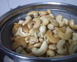 A picture of step 4 of Roasted & salted crunchy cashew nuts.