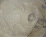 A picture of step 4 of Vanilla cup cakes.