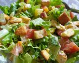 Hình bước làm 3 của món Salad rau củ bánh mì giòn