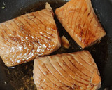 Foto del paso 3 de la receta: Salmón con soja y miel