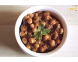 A picture of step 2 of Punjabi Chole Puri.