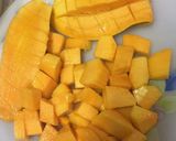 A picture of step 1 of Mango shake.