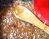A picture of step 4 of Onion gravy.